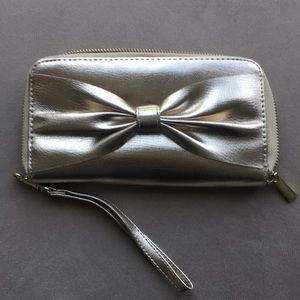 Gold wristlet wallet